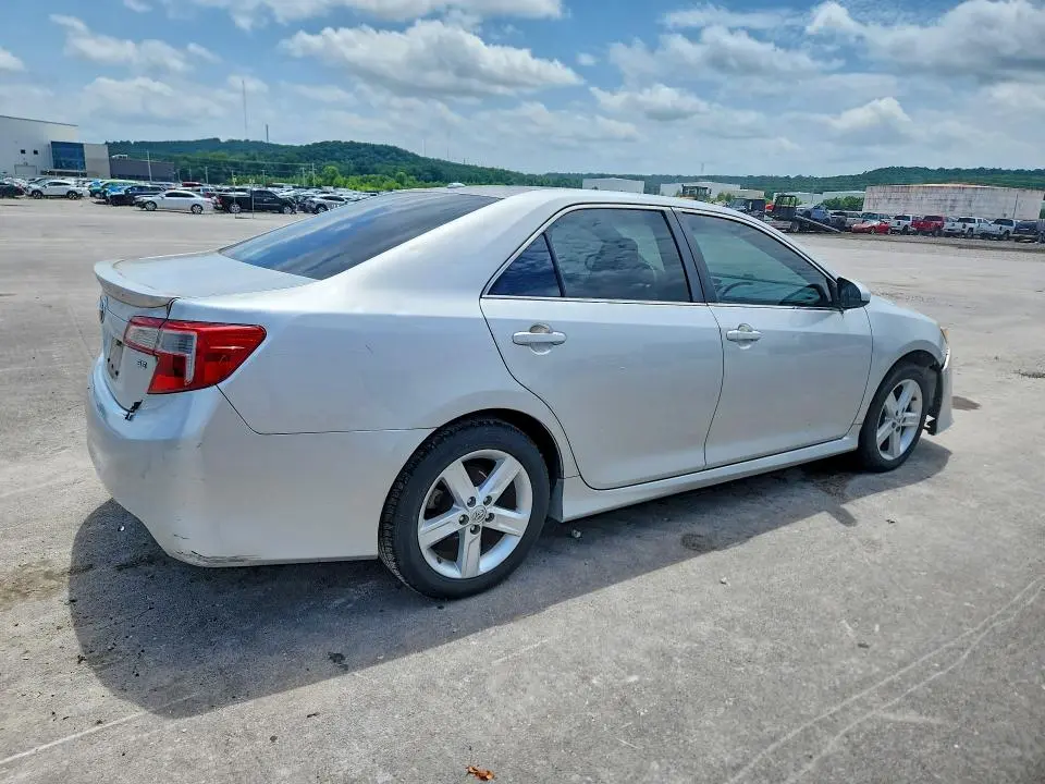 2013 TOYOTA CAMRY SE  