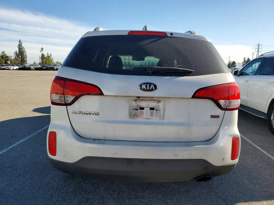 2015 KIA SORENTO LX  