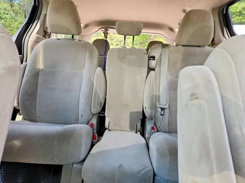 2017 TOYOTA SIENNA LE  