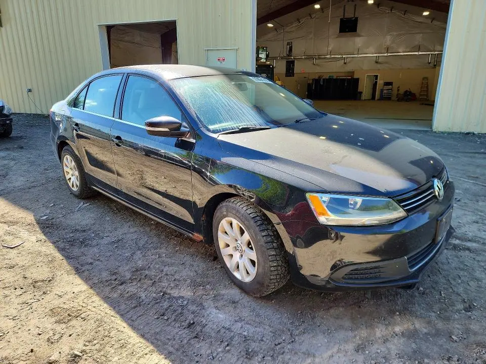 2013 VOLKSWAGEN JETTA SE  