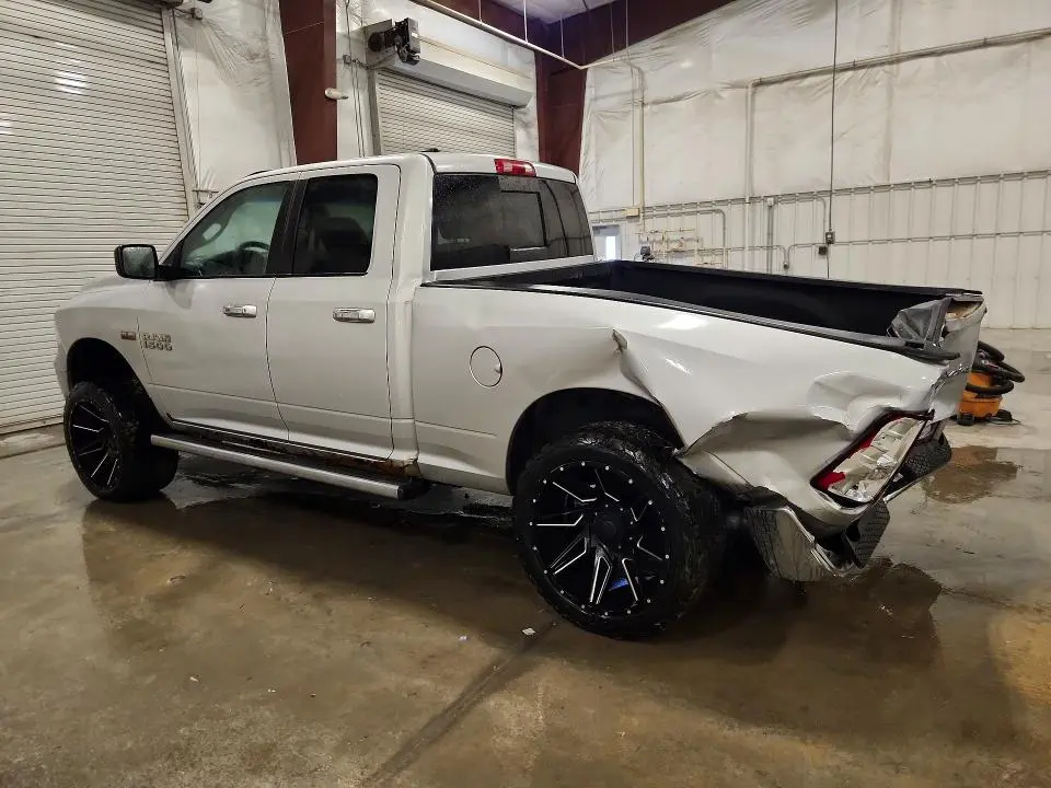 2015 RAM 1500 SLT  