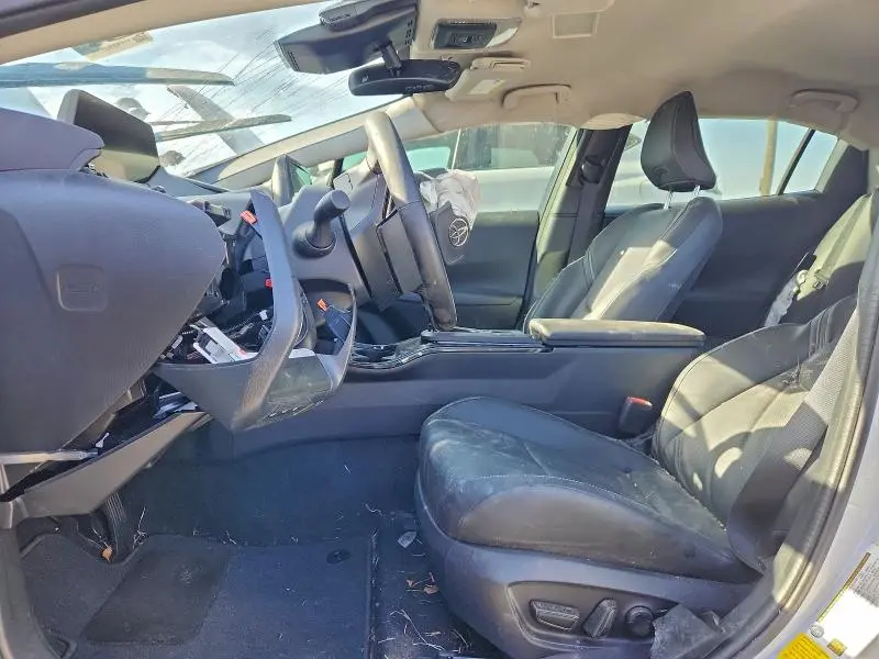 2025 TOYOTA PRIUS LE  