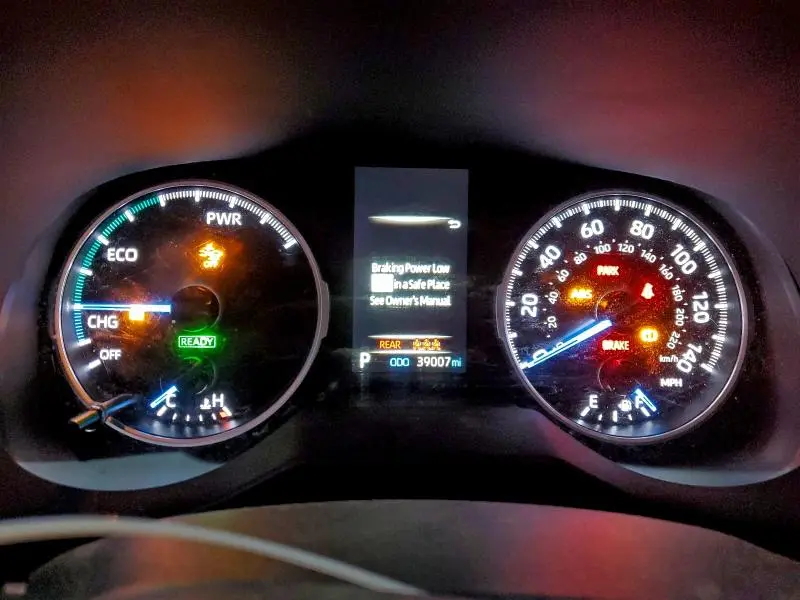 2021 TOYOTA RAV4 XLE  