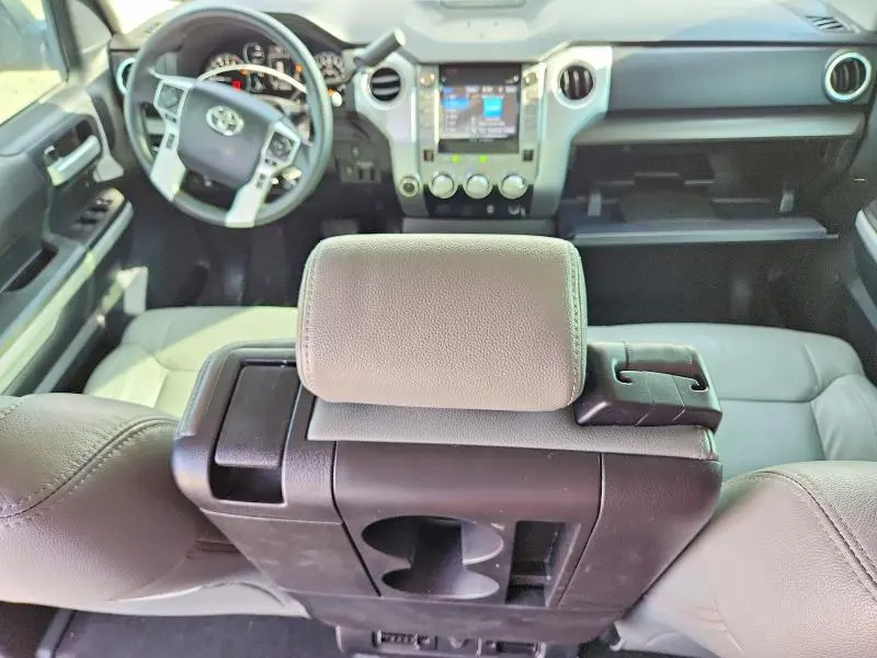 2018 TOYOTA TUNDRA CREWMAX SR5  