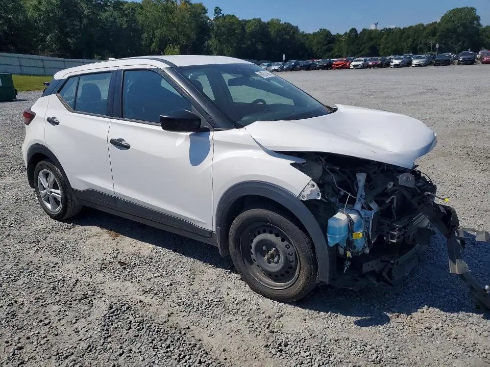 2024 NISSAN KICKS S  