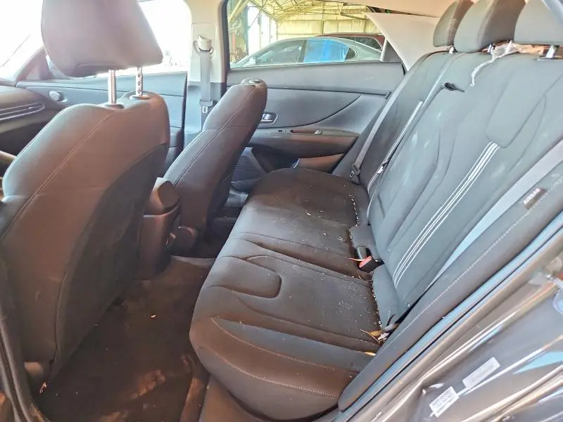 2025 HYUNDAI ELANTRA SEL  