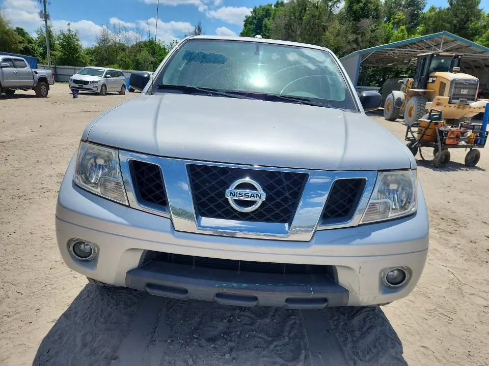 2017 NISSAN FRONTIER SV  