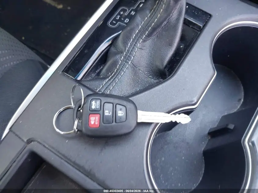 2017 TOYOTA CAMRY LE