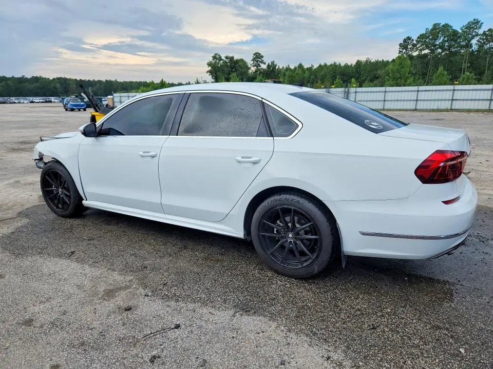 2017 VOLKSWAGEN PASSAT R-LINE  