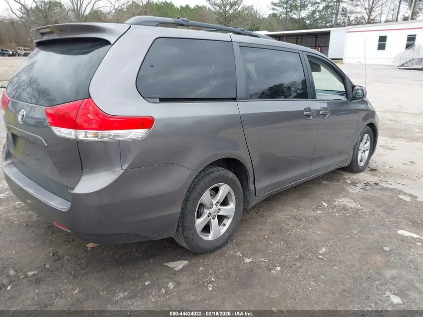 2012 TOYOTA SIENNA LE V6 8 PASSENGER