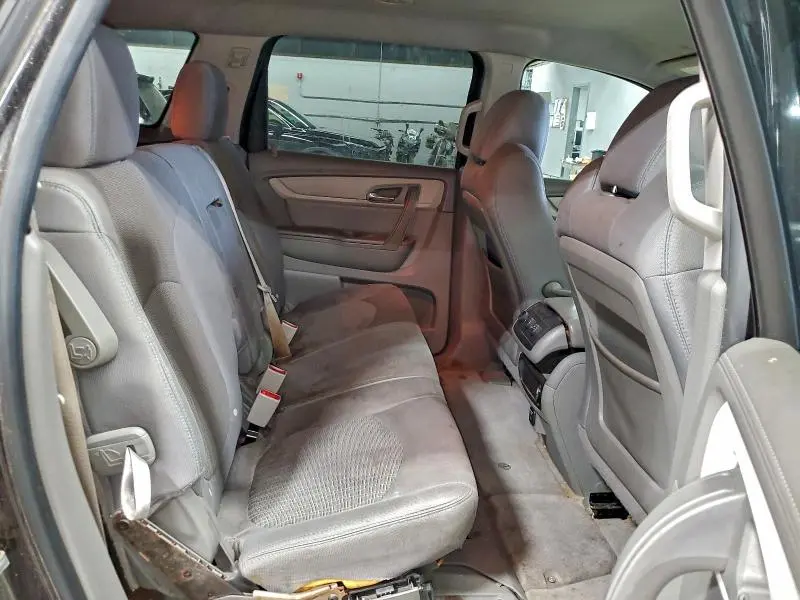 2014 CHEVROLET TRAVERSE LS  