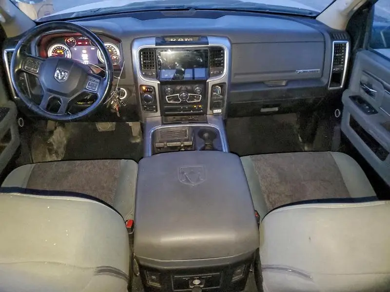2018 RAM 1500 SLT  