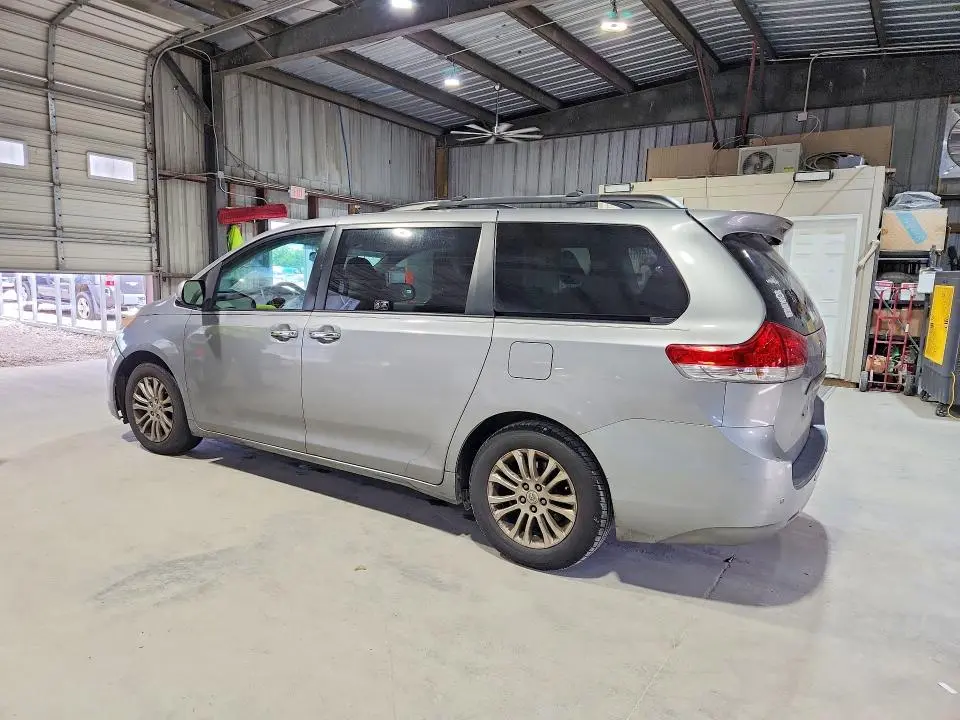 2011 TOYOTA SIENNA XLE 8-PASSENGER  
