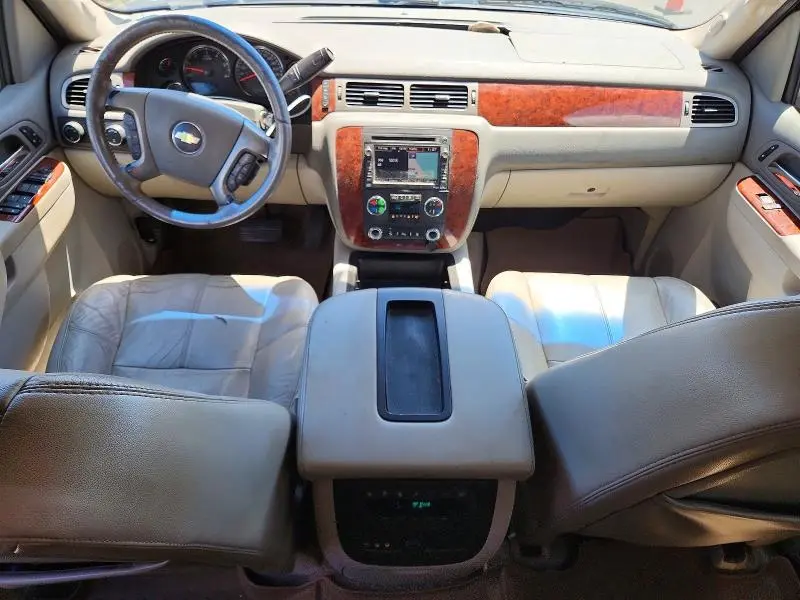 2011 CHEVROLET SUBURBAN K1500 LT  