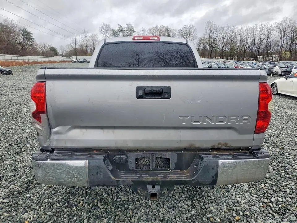 2015 TOYOTA TUNDRA SR5  