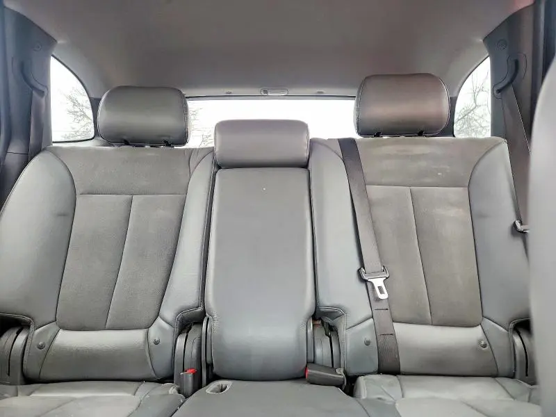 2011 HYUNDAI SANTA FE SE  