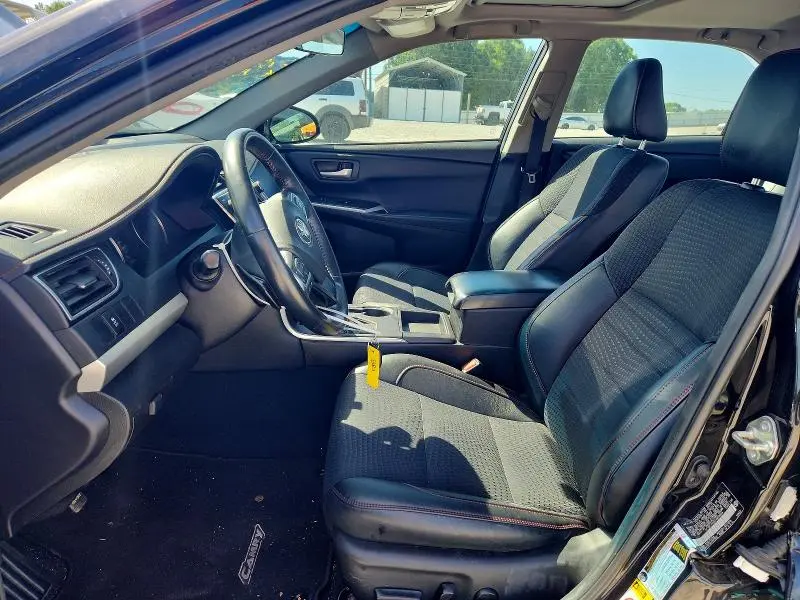 2015 TOYOTA CAMRY SE  