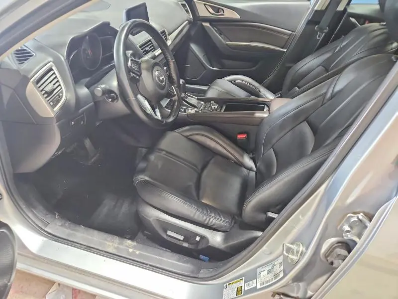 2018 MAZDA 3 TOURING  