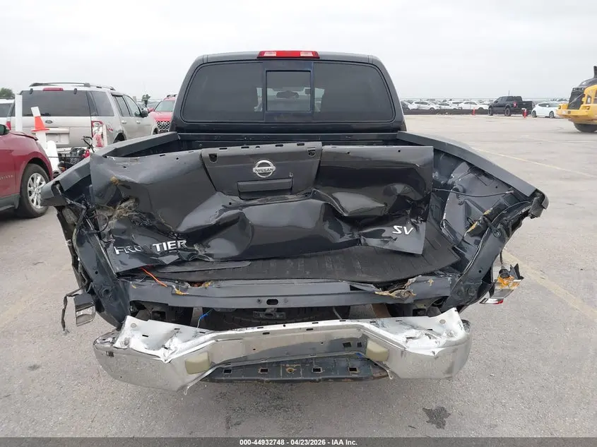 2015 NISSAN FRONTIER SV