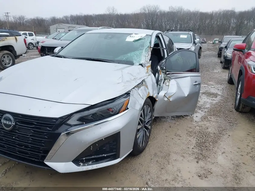 2023 NISSAN ALTIMA SV FWD