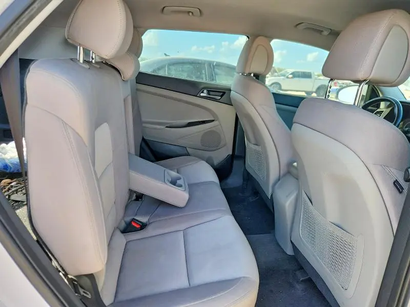 2016 HYUNDAI TUCSON SPORT  