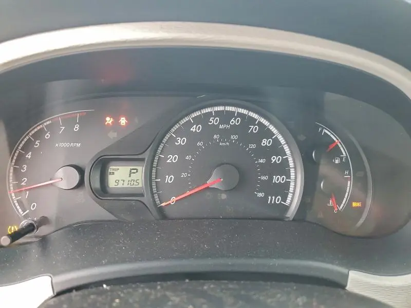 2011 TOYOTA SIENNA LE  