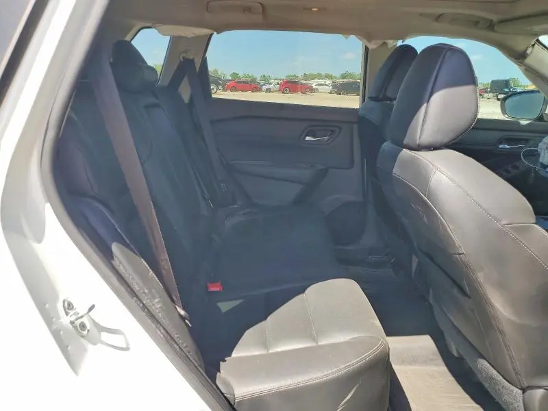 2022 NISSAN ROGUE SL  