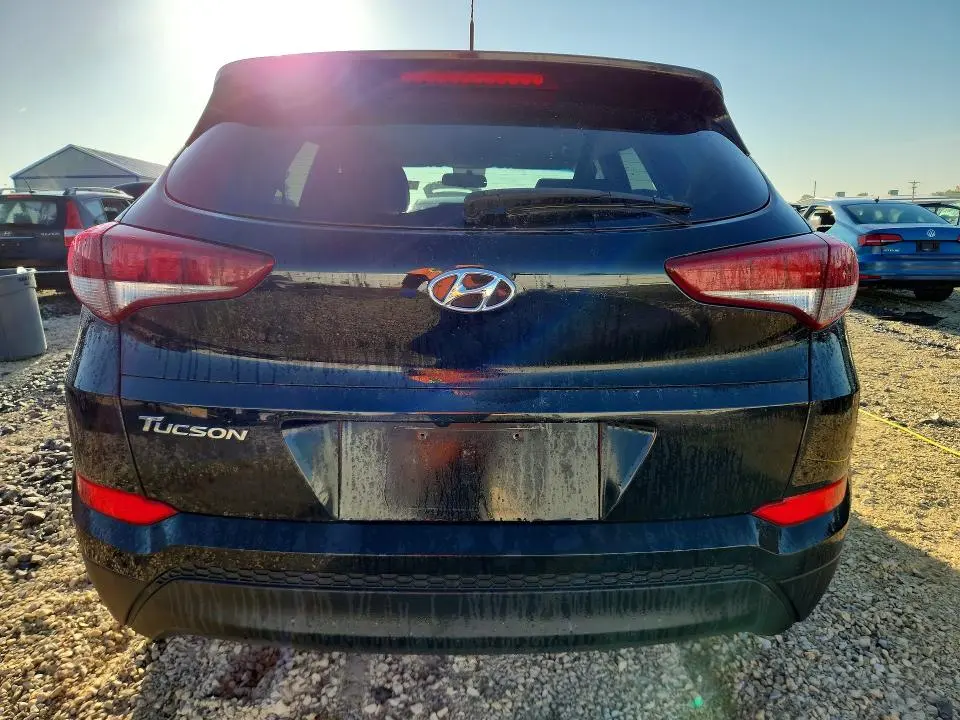 2017 HYUNDAI TUCSON SE  
