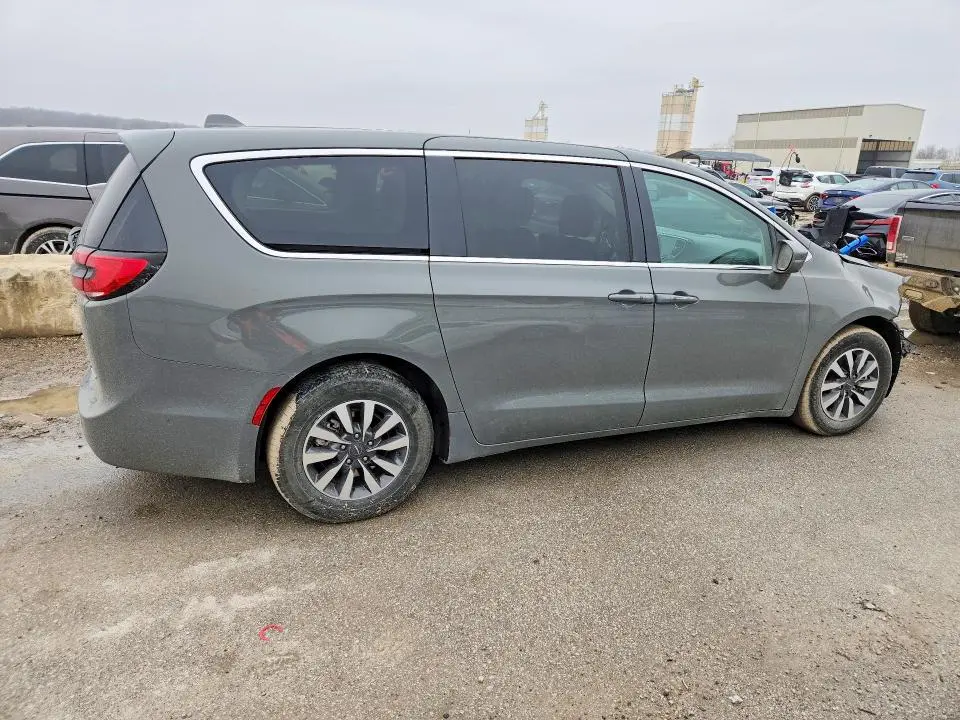 2022 CHRYSLER PACIFICA HYBRID TOURING L  