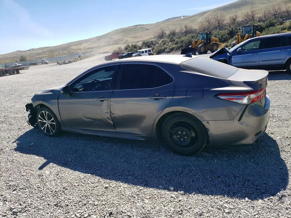 2019 TOYOTA CAMRY SE  