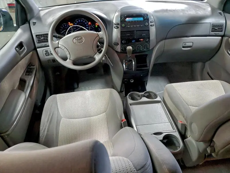 2010 TOYOTA SIENNA CE  