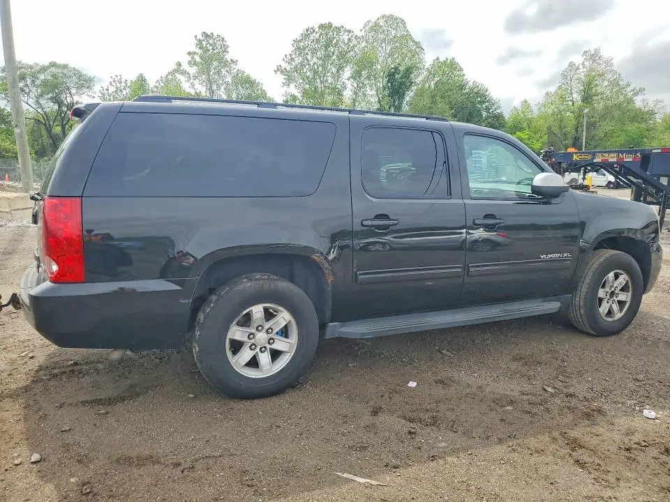 2011 GMC YUKON XL K1500 SLE  