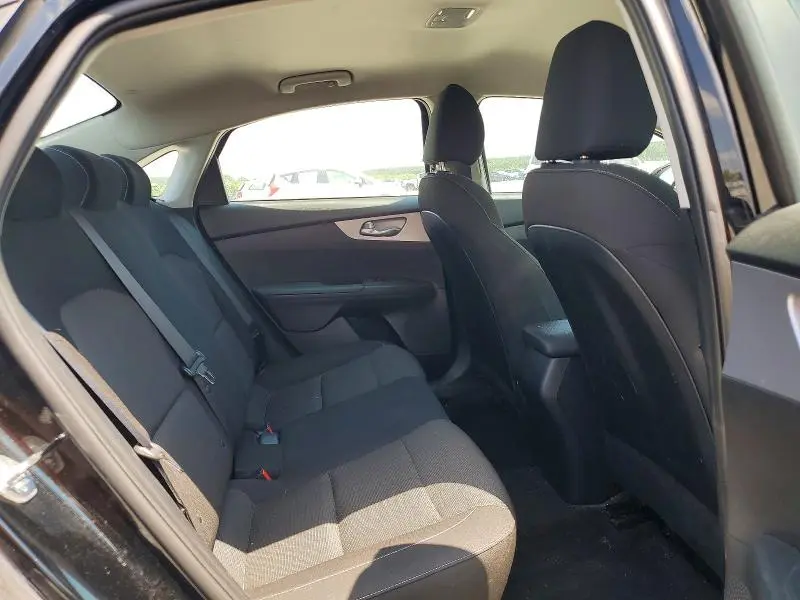 2024 KIA FORTE LX  