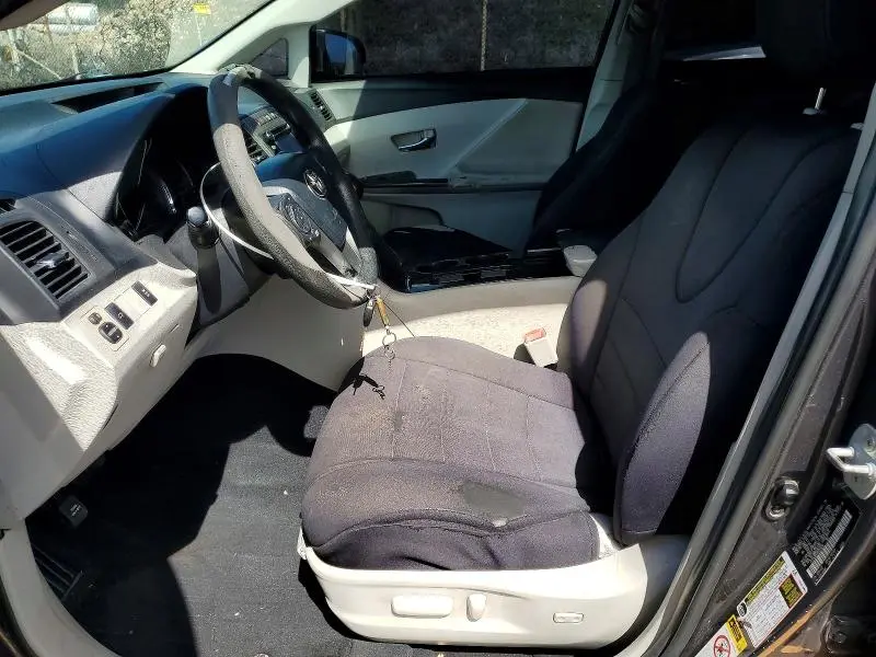 2013 TOYOTA VENZA LE  