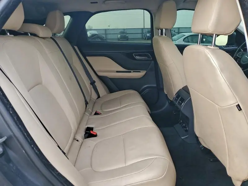 2017 JAGUAR F-PACE   