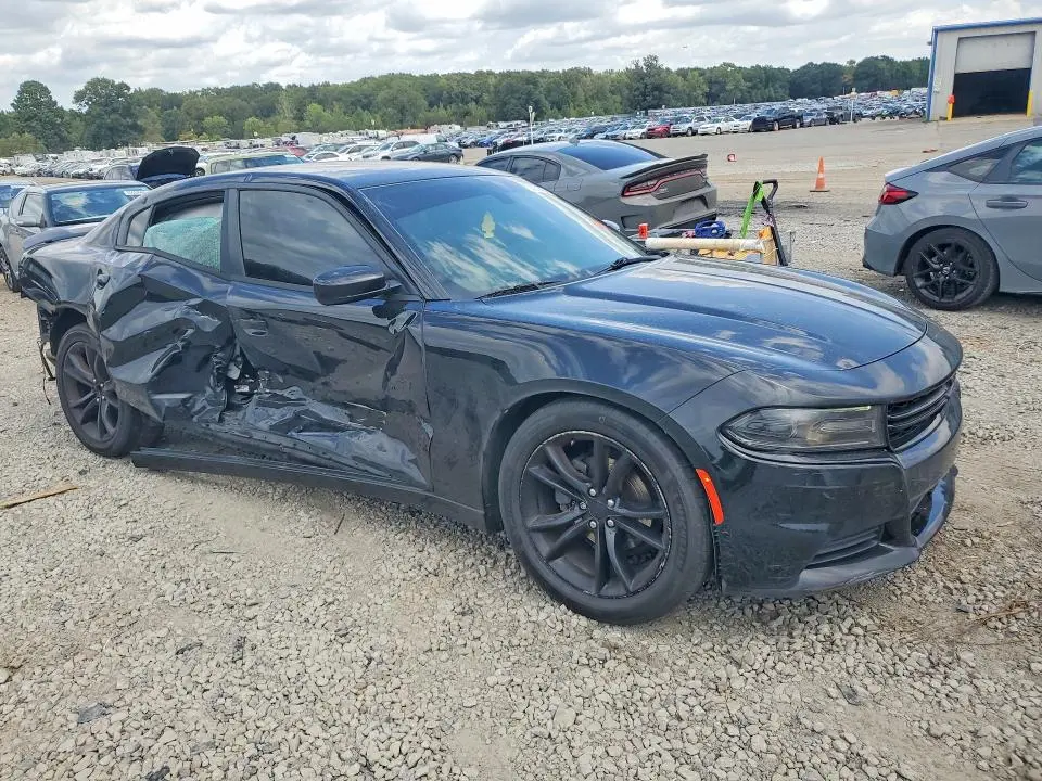 2016 DODGE CHARGER SE  