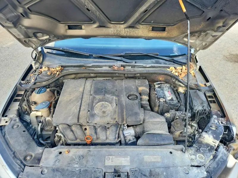 2013 VOLKSWAGEN JETTA SE  