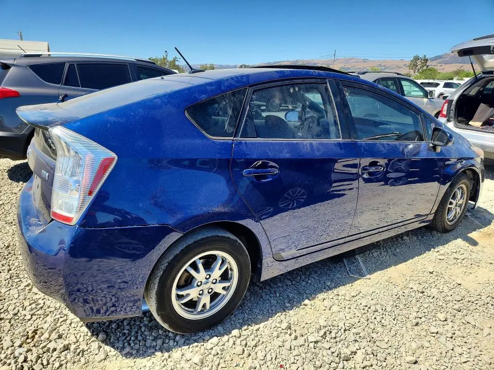 2011 TOYOTA PRIUS THREE  