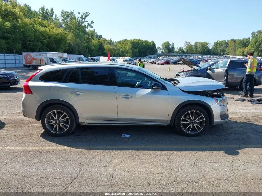 2017 VOLVO V60 CROSS COUNTRY T5