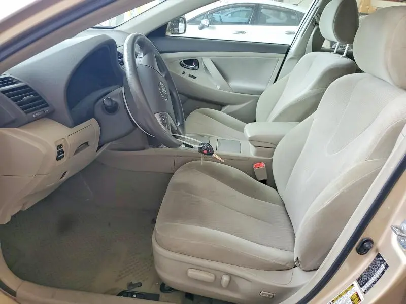 2010 TOYOTA CAMRY LE  