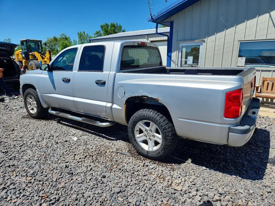 2010 DODGE DAKOTA SXT  