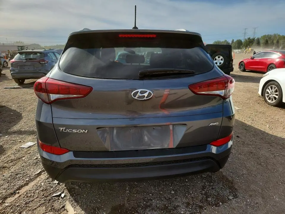 2017 HYUNDAI TUCSON SE  