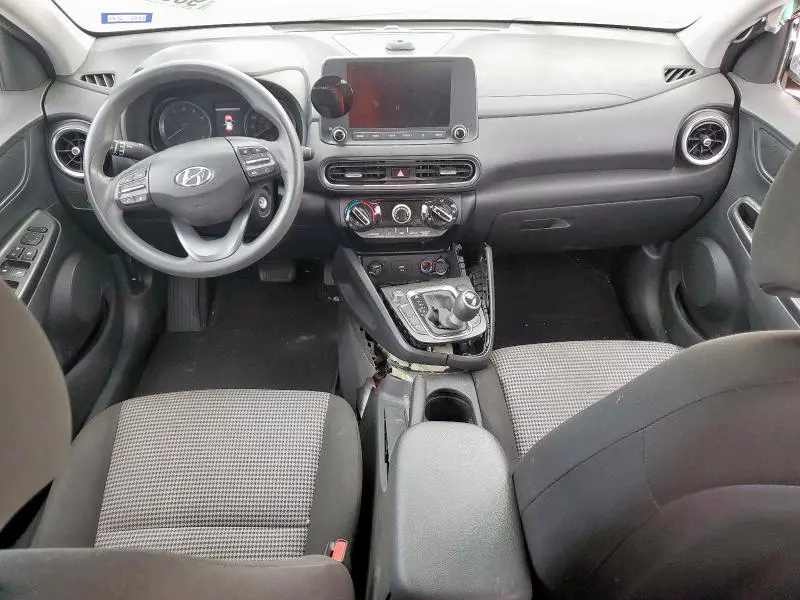 2023 HYUNDAI KONA SE  