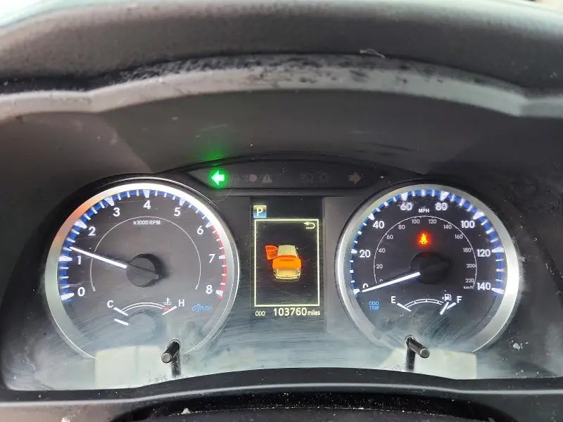 2019 TOYOTA HIGHLANDER LE  