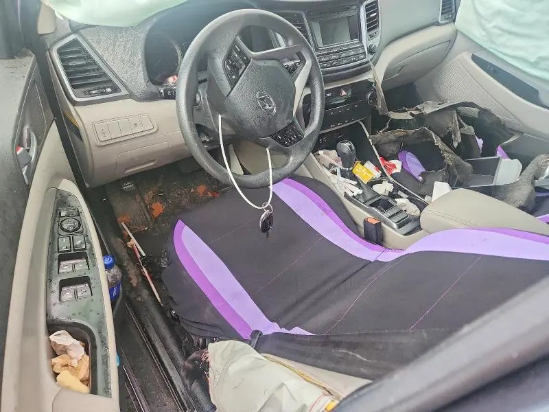 2017 HYUNDAI TUCSON SE  