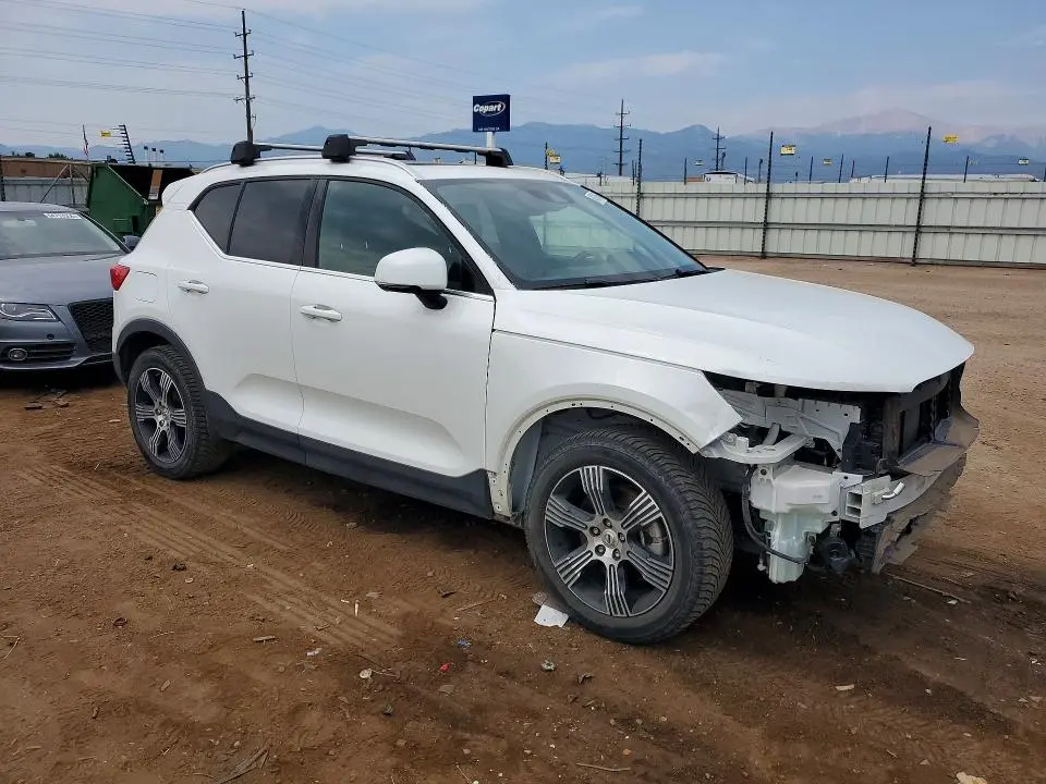 2019 VOLVO XC40 T5 INSCRIPTION  