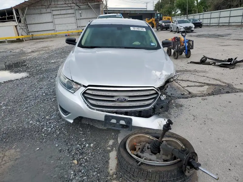 2017 FORD TAURUS SE