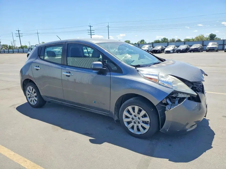 2015 NISSAN LEAF S  