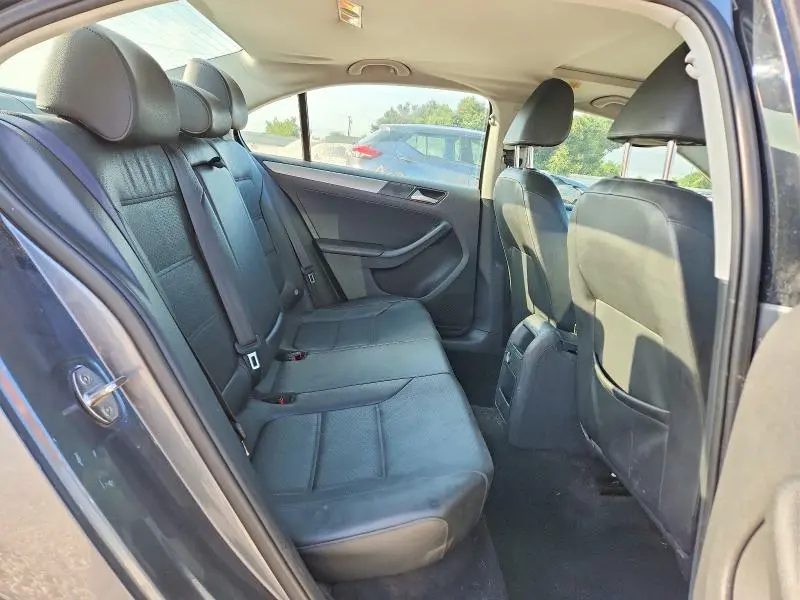 2015 VOLKSWAGEN JETTA SE  