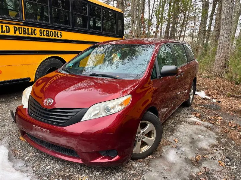 2015 TOYOTA SIENNA L 7-PASSENGER  